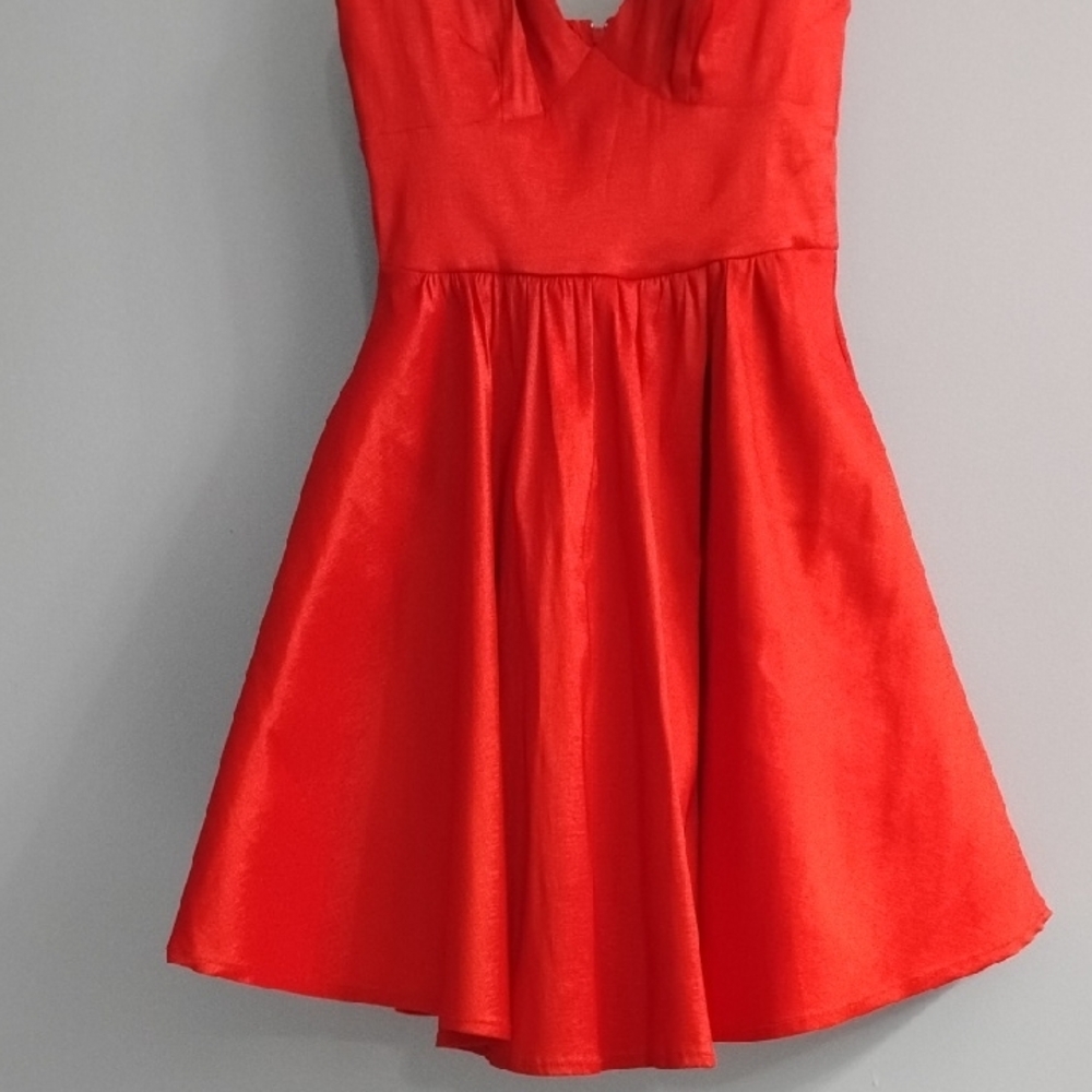B Darlin Split Strap Vibrant Red Mini Dress W/Deep V Size 1/2 🌹 - Picture 3 of 5